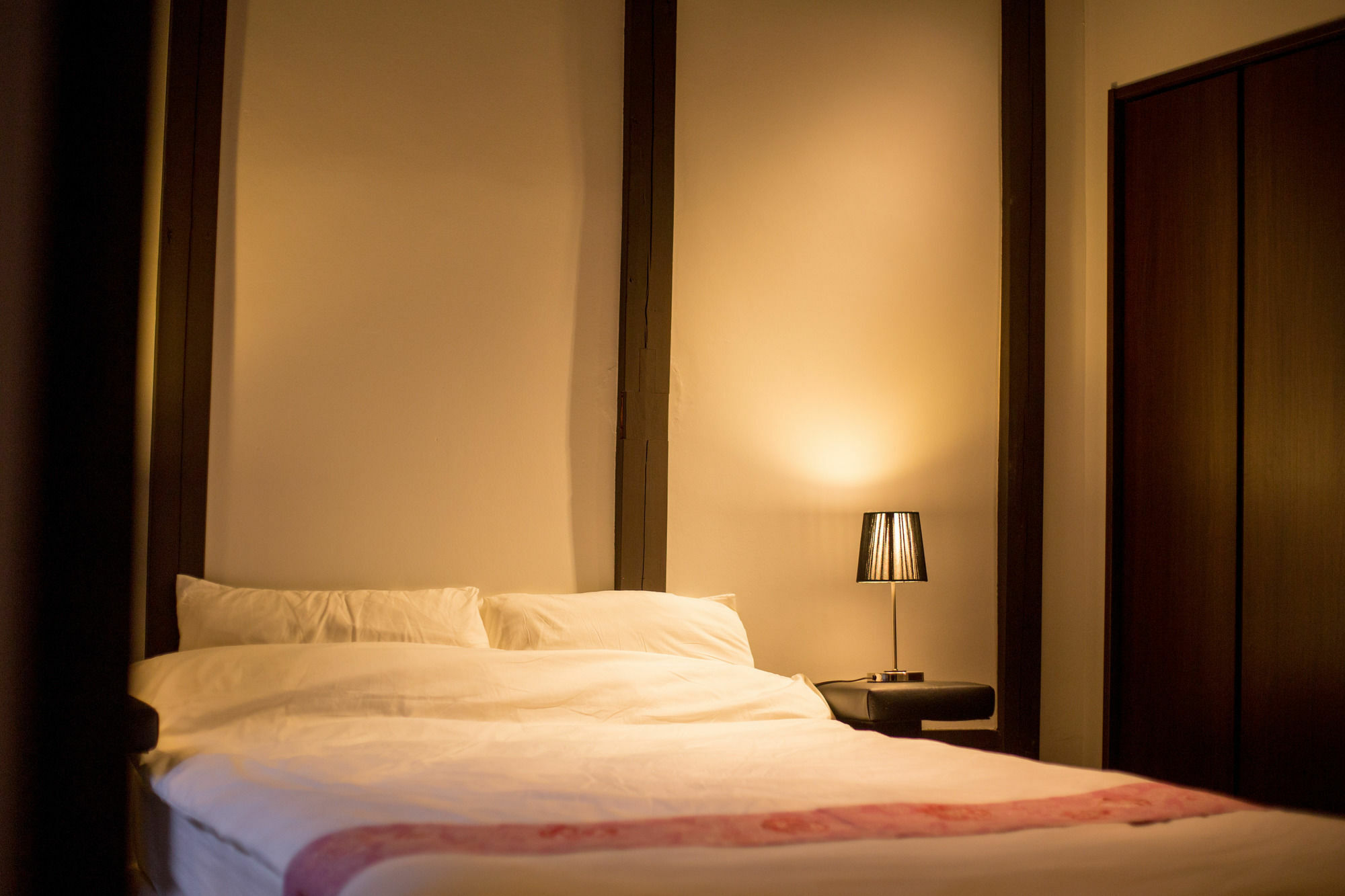 Le Machiya Rokkaku Suite Киото Экстерьер фото
